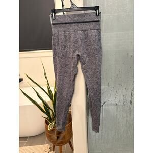 Lilias Ribbed Leggings. Size Medium